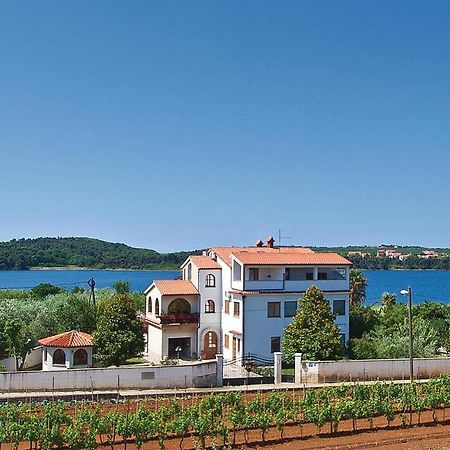 Beautiful Apartment In Pula With Kitchen エクステリア 写真