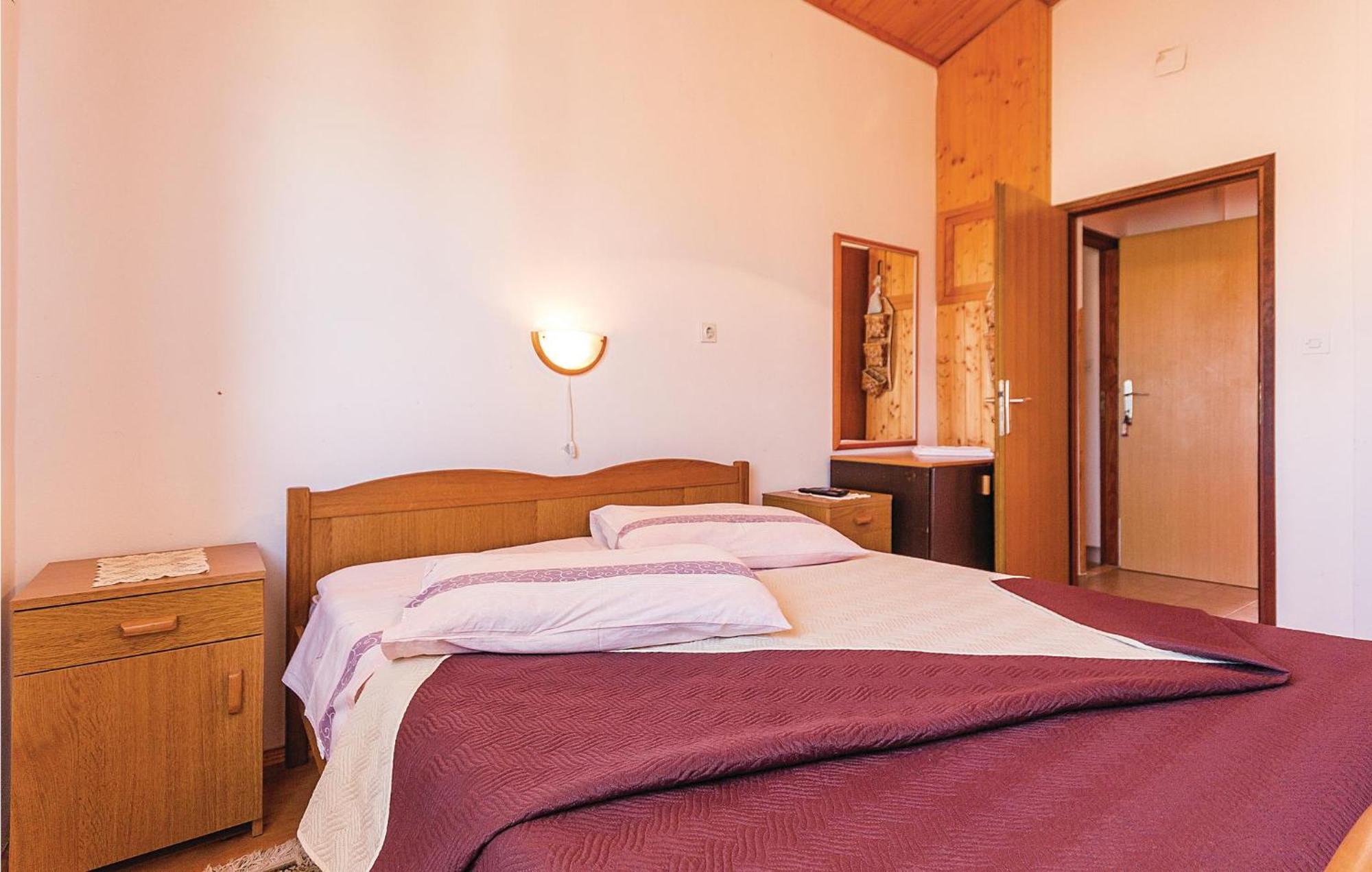 Beautiful Apartment In Pula With Kitchen エクステリア 写真