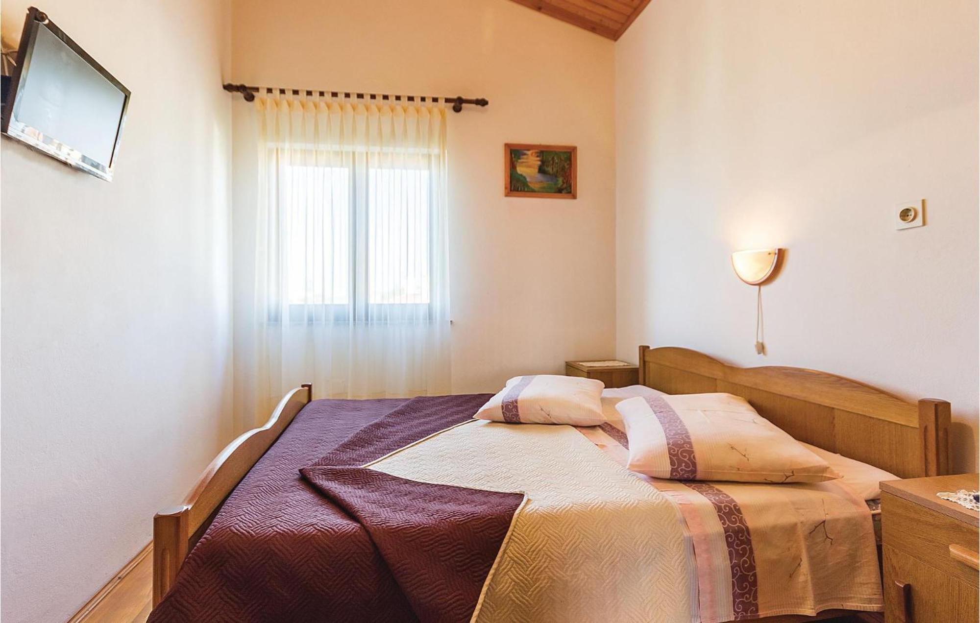 Beautiful Apartment In Pula With Kitchen エクステリア 写真